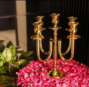 Ensemble de 3 bougeoirs au design moderne, en aluminium, finition polie, plaqué or et plaqué nickel - Product Image 4