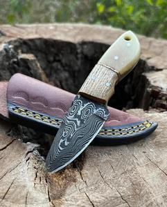 Couteau de skinner en acier damas personnalisé fait à la main avec manche en os et en bois gaine en cuir prise en charge OEM - Product Image 4
