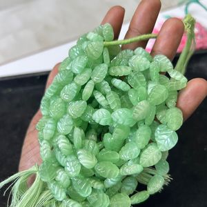 Monalisa Aventurine Verte Courbée en Verre 10-14mm Sculpté Ovale Grade AA Perles de Pierres Précieuses Brin - Product Image 2