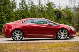 Cadillac ELR 2014 d'occasion en excellent état, prêt à être expédié - Product Image 3