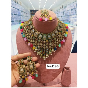 Ensemble de collier de mariée pakistanais fabriqué à la main de haute qualité pour les bijoux de mariage et de fiançailles disponibles au prix de gros - Product Image 1