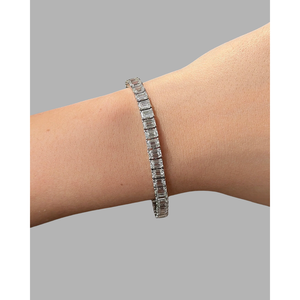 Bracelet tennis de luxe en or blanc massif 14 carats avec diamants de laboratoire taille émeraude 14,03 carats, 42 pierres D-F VS - Product Image 3