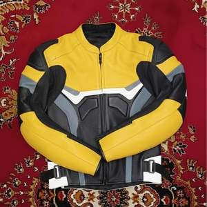 Chaqueta de Motociclista Personalizada de Cuero Genuino con Protección para Motociclistas, Chaqueta de Motocicleta de Poliéster de Alta Calidad para Hombre - Product Image 1