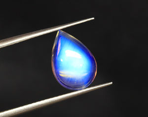 Gemas de cabujón de piedra lunar arcoíris Natural-Piedra lunar arcoíris en forma de PerA-Cabinas lisas llamativas azules Piedra lunar para hacer joyas - Product Image 1