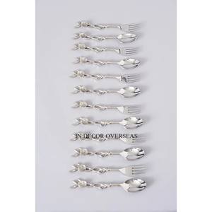 Juego de cubiertos de aspecto atractivo con asas de diseño de flores y hojas pulidas brillantes plateadas de acero inoxidable de alta calidad de la India - Product Image 1