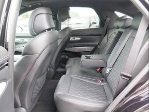 2024 Genesis GV70 SUV utilisé automatique 4L Turbo moteur R17 pneus sièges en cuir arrière en alliage d'aluminium direction gauche toit ouvrant panoramique - Product Image 4