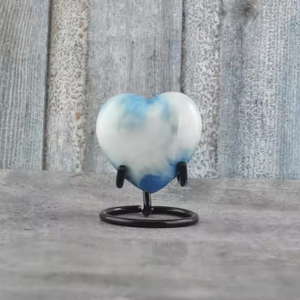 Urnas de recuerdo de corazón más nuevas con soporte, urna grabada de alta calidad para cenizas de bebé, recuerdos de corazón de alta calidad, recuerdo de corazón de latón - Product Image 1