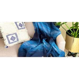 Couverture marocaine faite à la main, authentique artisanat berbère, couverture douce tissée à motifs tribaux, décoration d'intérieur, cadeau - Product Image 1