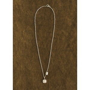 Collar The Estate con Diamantes de Corte Esmeralda Geométrico, Chapado en Rodio, Oro Blanco y Oro Rosa, Cadena de Caja, Estilo Moderno - Product Image 3