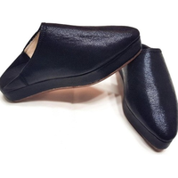 Cherbille moderne marocaine Plates-formes en cuir noir brillant Babouches Mules dos nu Fonction Oreillers et positionneurs