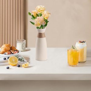 Jarrón Lanky hecho a mano de alta calidad Base blanca con diseño moderno Florero de mesa de cristal de nuevo estilo de moda - Product Image 3