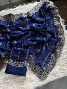 Sari en soie douce brodé avec un motif lourd sur toute la surface, sari indien Bollywood - Product Image 2