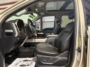 VENTE FLASH - FORD F250 CREW CAB LARIAT ULTIMATE 2020 - CONDUITE À GAUCHE - INTÉRIEUR DARK - SIÈGES EN CUIR - LIVRAISON GRATUITE - Product Image 2