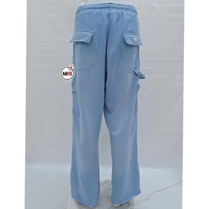 Vente en gros de pantalons de jogging à jambe large confortables et décontractés avec plusieurs poches au genou 100% coton à la mode avec logo personnalisé - Product Image 2