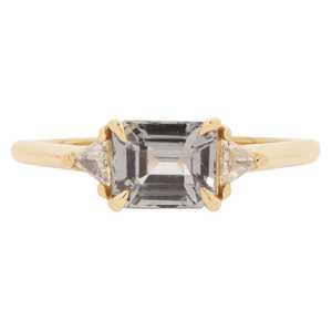 Anillo de Compromiso de Oro Puro con Zafiro Azul Corte Esmeralda, Anillo de Oro Puro de 14K/18K con Diamante Cultivado en Laboratorio con Engaste de Puntas - Product Image 1