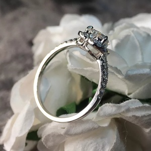 Anillo de Compromiso Solitario con Halo de Plata de Ley 925 y Moissanita VVS Certificada por Gra/IGI/GRC, Corte Corazón, <span class=keywords><strong>1</strong></span> <span class=keywords><strong>Ct</strong></span>, para Mujer, Marca Shea Custom - Product Image 2