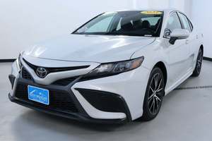 2023 para Toyota Camry LE usado dirección izquierda asientos de cuero Interior oscuro R16 neumáticos caja de cambios automática - Product Image 4