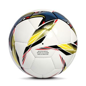 Pallone da calcio da allenamento in TPU cucito a mano in Pakistan con Design personalizzato per ordini di Club all'ingrosso o Coaching professionale - Product Image 4