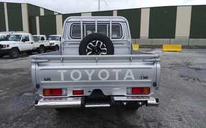 VENTAS DE VEHÍCULOS USADOS Toyota Land Cruiser 79 GDJ V8 79 Doble Cabina 2.8L Turbo Diésel Automático - Product Image 2
