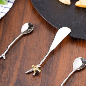 Cuillères décoratives en argent avec un oiseau assis sur une poignée pour une salle à manger et des cadeaux uniques et un style de table à usage domestique - Product Image 4