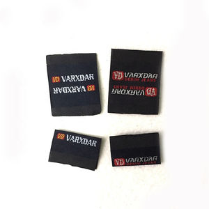 Etiquetas tejidas de lujo de alta calidad para bordado de prendas de cuello MOQ bajo Etiquetas de máquina de corte recto impresas personalizadas - Product Image 4