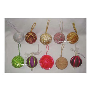 Nouvelle broderie Zari de conception assortie étonnante avec ornement suspendu de Noël de travail perlé pour la maison et le but de décoration de fête - Product Image 1