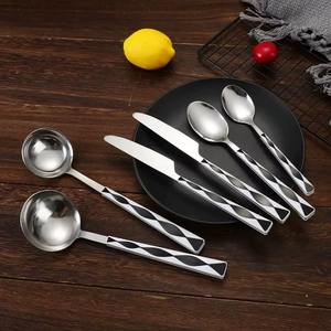 Elegante Juego de Cubiertos con Acabado Plateado para Hoteles, Restaurantes, Buffets, Eventos Especiales, Recepciones, Catering y Cenas Formales - Product Image 4