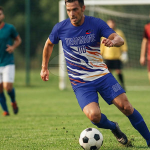 Ensemble d'uniformes de football personnalisés avec numéros, noms et logos imprimés, short respirant, tissu polyester de haute qualité, anti-humidité, le meilleur - Product Image 5