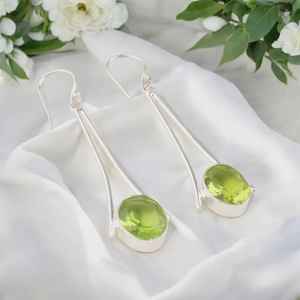 Pendientes de Plata de Ley Hechos a Mano con Peridoto, Joyería de Piedra Natal de Agosto, Elegante Regalo para Mujer, Diseño Bohemio - Product Image 2