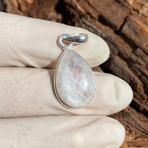 Pendentif délicat en pierre de lune, fait main, en argent sterling 925, pierre précieuse unique, élégant, bijou de mode, cadeau pour femmes et hommes - Product Image 4