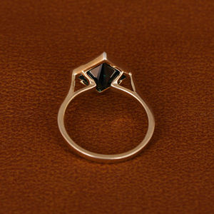 Bague de mariage de luxe en or massif 18KT, diamant vert de taille princesse cultivé en laboratoire, lunette de fiançailles solitaire classique certifiée IGI - Product Image 6