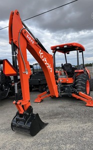 Chargeuse-pelleteuse Kubota M62 d'occasion, chargeuse sur pneus, avec cabine, moteur diesel, équipement agricole et de construction - Product Image 4