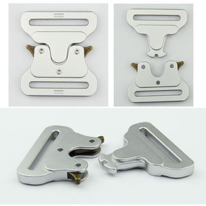 <span class=keywords><strong>Clip</strong></span> a sgancio rapido in metallo da 33mm con Logo inciso <span class=keywords><strong>Clip</strong></span> tattica da 1.25 pollici in metallo per collari per cani - Product Image 4