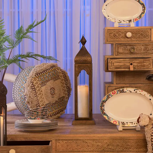 Lanterne décorative contemporaine en métal pour chandelles et accents de maison Lanterne en métal design avec coupe artistique pour ambiance - Product Image 3