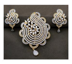 Precioso y Elegante Juego de Collar con Colgante de Cadena de Eslabones Chapado en Oro con Acabado Blanco y Piedras de Circonia Cúbica, con Pendientes para Mujer, para Bodas - Product Image 1