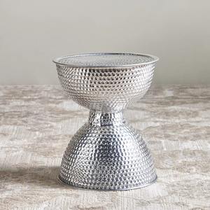 Table d'appoint moderne en verre de forme carrée avec base en métal, parfaite pour le salon, le café, le bureau et les espaces élégants de l'Inde - Product Image 1
