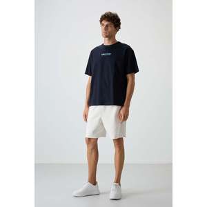 เสื้อยืดคอตตอนผสมทรงโอเวอร์ไซส์สีน้ำเงินกรมท่าสำหรับผู้ชาย Air Jones ผิวสัมผัสหนาพิเศษพร้อมลายพิมพ์ - Product Image 3