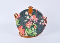 Sacs en rotin de Bali de haute qualité en gros, stock disponible, cuir véritable avec fermeture à bouton unique, forme ronde pour l'été