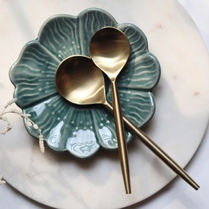 Ensemble élégant de cuillères à poignée ronde en or pour les desserts, les soupes et les boissons en acier inoxydable durable pour les repas - Product Image 4