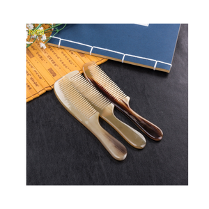 Peine de cuerno de lujo, 100% material natural, sin plástico, acabado liso, antiestático, regalo ideal para hombres y mujeres - Product Image 1