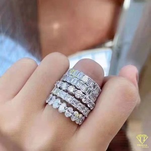 Bande d'éternité ronde classique cultivée en laboratoire pour femmes Bague de mariage en diamant VVS en argent sterling 925 disponible pour le prix d'exportation - Product Image 4