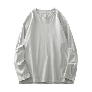 Usine de vêtements personnalisé 250 Gsm T-shirt lourd couleur unie coupe surdimensionnée col rond avec manches longues unies pour hommes - Product Image 4