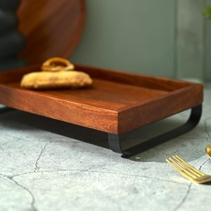 Bandeja de Servir de Madera Lacada Ecológica y Duradera con Soporte Metálico Negro, Hecha a Mano, Elegante, Decorativa, a Bajo Precio - Product Image 6
