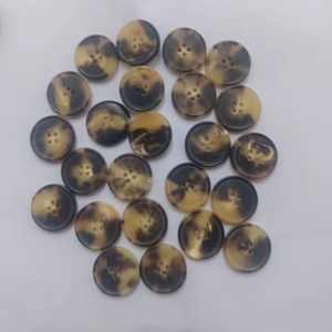 Boutons en corne de buffle de qualité supérieure, polis naturellement, durables, écologiques, au design classique, pour manteaux, vestes, artisanat naturel - Product Image 1