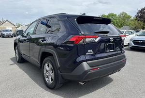 Toyota RAV4 XLE SUV 2024 d'occasion certifiée disponible à la vente - Product Image 2