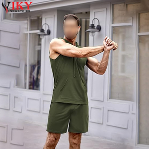 Pantaloncini da allenamento senza maniche da uomo completi da 2 pezzi con canotte con cappuccio tuta da ginnastica - Product Image 3