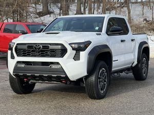 รถกระบะโตโยต้า ทาโคมา TRD สปอร์ต ปี 2025 สภาพดีเยี่ยม สีไอซ์แคป ขับเคลื่อนสี่ล้อ เกียร์ออโต้ ขาย - Product Image 4