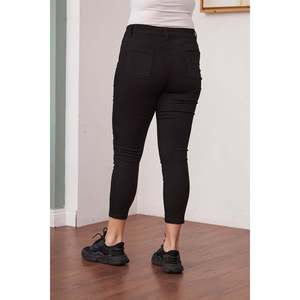 Jeans en denim noir grande taille RMG avec embellissements en pierres - Pantalon droit confortable en mélange de coton pour femmes - Product Image 4
