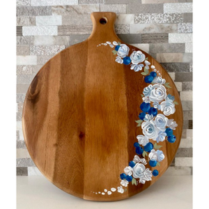 Planche à découper en bois peinte à la main avec motif floral et oiseau Planche à découper décorative et plateau de service Décoration intérieure faite à la main - Product Image 6