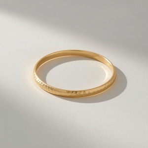 Joyería para Mujer |   Brazalete de Oro Sólido de 14K con Acabado Martillado |   Proveedor de Joyería Fina Personalizada en Tailandia - Product Image 2